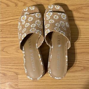 Chelsea & Violet Tan Daisy Slide Mules